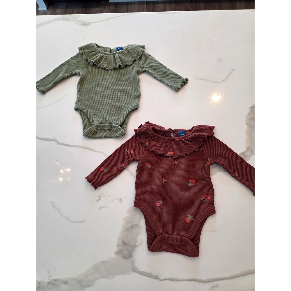 Old navy baby girl bodysuit‎ lot 0-3 mos